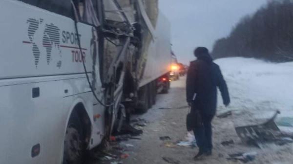 В ДТП с автобусом во Владимирской области пострадали 23 костромских педагога