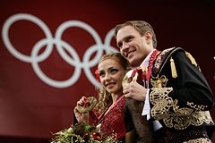 Костомаров и Навка показали совместный номер на льду