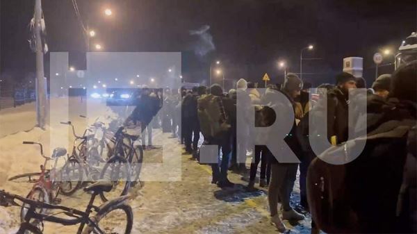 «Известия» показали ситуацию около вновь закрытого КПП на границе РФ с Финляндии