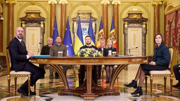 Песков указал на несоответствие Украины и Молдавии критериям вступления в ЕС