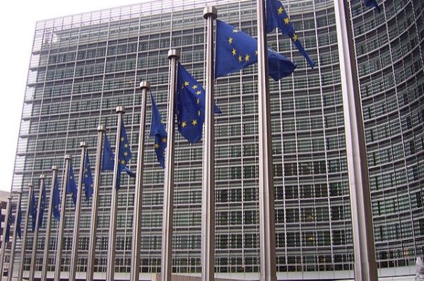 ЕС намерен лишить Венгрию права голоса ради помощи Украине